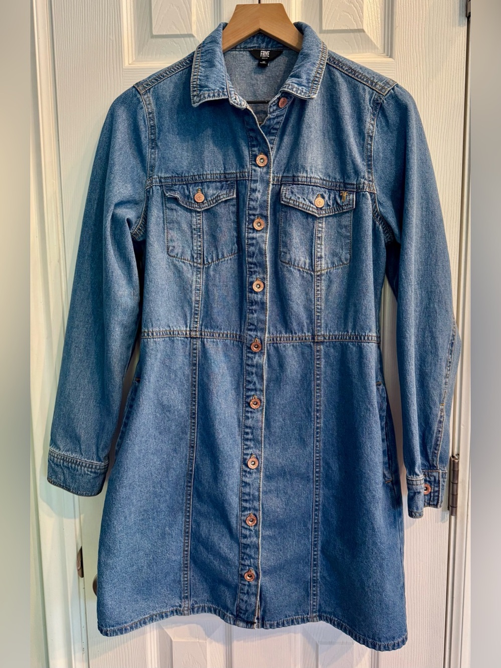 Frye Women’s Denim Shirt Dress Medium Light Wash Button Front 100% Cotton - Picture 2 of 6